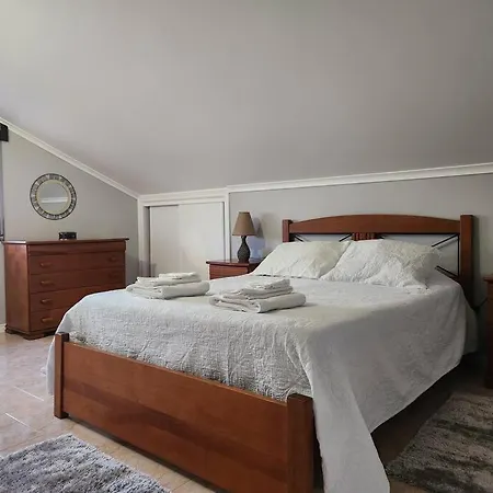 Апартаменты Affordable Ocean Views! Zambujeira, Lourinha *