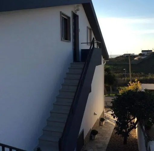 Affordable Ocean Views! Zambujeira, Lourinha Appartamento *
